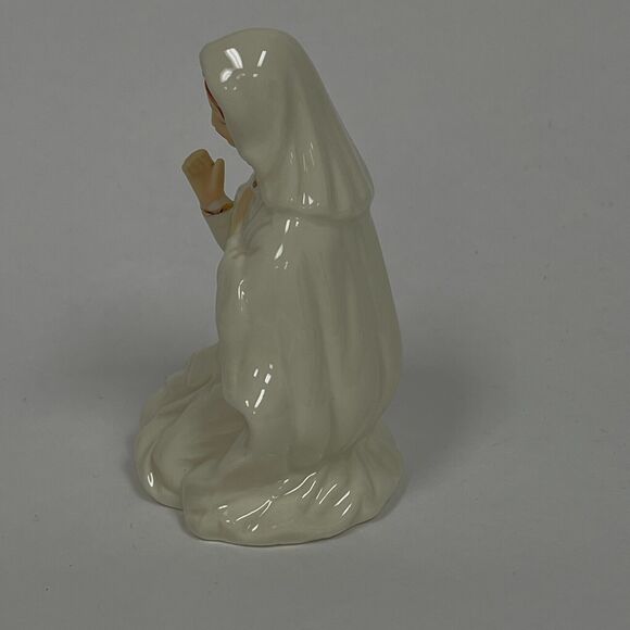 Home for the Holidays Porcelain Nativity Replacement Figure Mary? 4 1/4" high - Picture 2 of 6